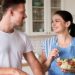 Qué alimentos puede comer una persona con prediabetes y cuáles debe evitar, según los expertos