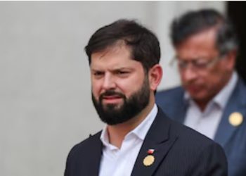 El Presidente Boric mandó a su ministro del Interior a Buenos Aires tras los disturbios en el partido entre Independiente y la U de Chile