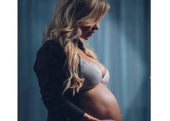 Alejandra Maglietti se convirtió en mamá y esta es la primera foto del bebé