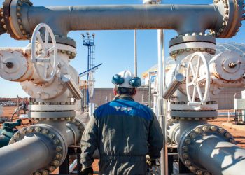 YPF cerró la compra de dos codiciados yacimientos petroleros de la francesa Total en Vaca Muerta