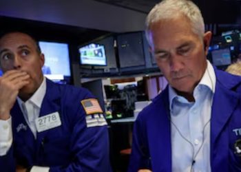 Mercados: vuelven a caer los bonos y se estabilizan las acciones frente a un dólar cerca del techo de la banda