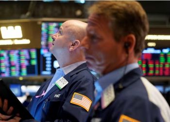 El riesgo país se acerca a los 1200 puntos, mientras las acciones argentinas en Wall Street bajan hasta 6,5%