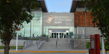 El acceso al Aeropuerto de Jujuy tendrá nueva iluminación, con sistema de energía solar