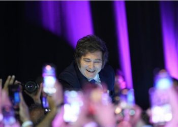 Euforia en los mercados: los activos argentinos se disparan y el dólar retrocede con fuerza