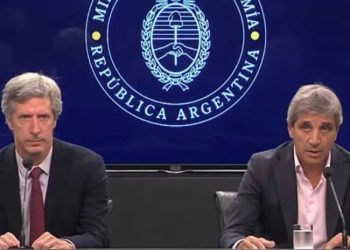 Luis Caputo viaja a Washington para definir el "salvataje financiero" para la Argentina con Scott Bessent