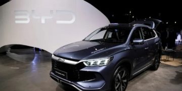 El Gobierno habilitó el nuevo cupo para el ingreso de autos eléctricos e híbridos al país