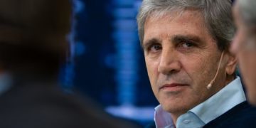 Luis Caputo aseguró que busca pagar el vencimiento de enero sin emitir deuda en Wall Street