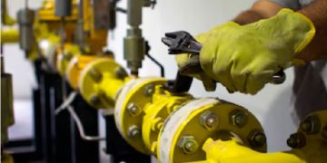 Vaca Muerta: Camuzzi anunció una inversión de USD 3.900 millones para exportar gas en el verano y desde La Plata