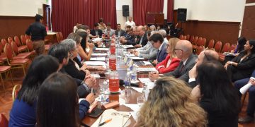 El ministro de Hacienda describió detalles del presupuesto 2026 en la Legislatura