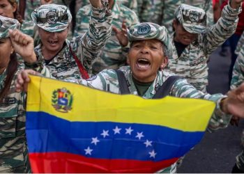 Ante la amenaza militar de Trump, los venezolanos se mueven entre el miedo, la incertidumbre y la esperanza