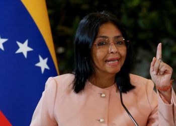 Donald Trump afirmó que Delcy Rodríguez “está cooperando” con Estados Unidos en la transición de Venezuela
