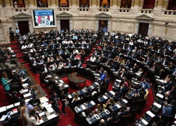 Vacaciones, despidos y banco de horas: cómo serán si se aprueba la reforma laboral