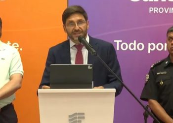 Maximiliano Pullaro anunció que el salario básico para la policía será $1.350.000 y habló de una campaña de desprestigio