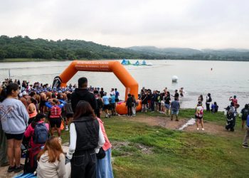 Sadir acompañó el cierre del campeonato regional de triatlón en La Ciénaga