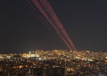 Irán amenazó con reducir “a cenizas” instalaciones petroleras asociadas a EEUU en Medio Oriente