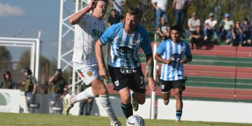 El “Lobo” pisó firme en Carlos Casares, venció a Agropecuario y se posicionó en la cima de la tabla