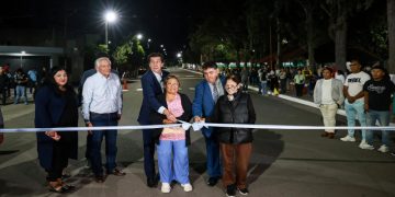 Sadir encabezó la inauguración de una obra histórica de pavimentación en Monterrico