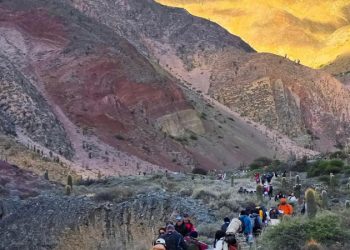 Multitudinario recibimiento a la Virgen de Punta Corral en Tumbaya