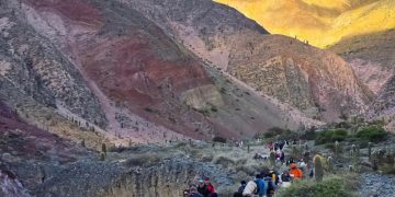 Multitudinario recibimiento a la Virgen de Punta Corral en Tumbaya