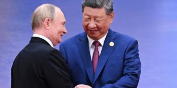 Vladimir Putin llegó a Beijing para reunirse con Xi Jinping y reafirmar la alianza con China