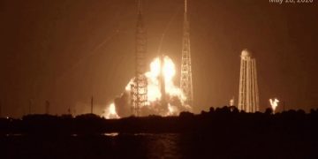 Un cohete de la compañía de Jeff Bezos explotó durante un ensayo en Cabo Cañaveral