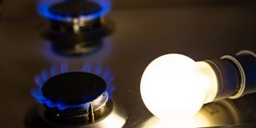 El Gobierno dispuso que las tarifas de gas aumentarán 2,8% y las de luz subirán 1,5% en junio