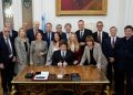 Fuerte respaldo de Milei a Adorni ante todo el Gabinete: “No lo voy a ejecutar para ganar una elección”
