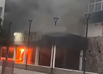 Principio de incendio en el estadio Federación de Básquet: intervención rápida de bomberos