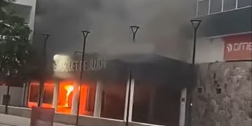 Principio de incendio en el estadio Federación de Básquet: intervención rápida de bomberos