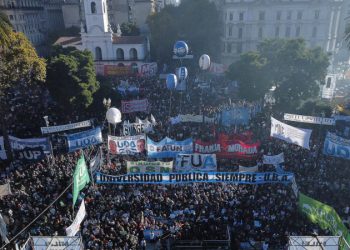 Masivo reclamo universitario contra el Gobierno: “Cumplan con la ley, no hipotequen el futuro”