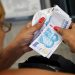 Los salarios registrados volvieron a quedar por debajo de la inflación en marzo