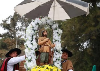 Sadir encabezó las fiestas patronales de Monterrico en honor a San Isidro Labrador
