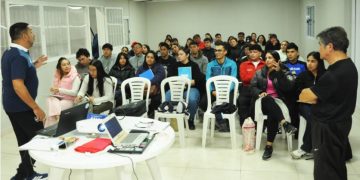 Más de 60 participantes se capacitaron en arbitraje de vóley con apoyo del municipio