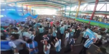 Furor por Messi en Bangladesh: así festejaron el triunfo de la Selección argentina en las calles