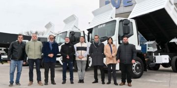 El Municipio incorporó cuatro nuevos camiones volquete para fortalecer los servicios y las obras en la ciudad