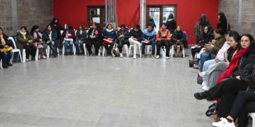 Capacitan a referentes barriales en escucha social y comunitaria para fortalecer el trabajo territorial