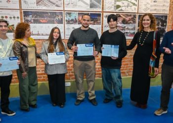 El intendente Raúl Jorge entregó certificados a los ganadores del Concurso Regional de Ideas “Puente Lavalle: 100 años como vínculo urbano”