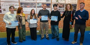 El intendente Raúl Jorge entregó certificados a los ganadores del Concurso Regional de Ideas “Puente Lavalle: 100 años como vínculo urbano”