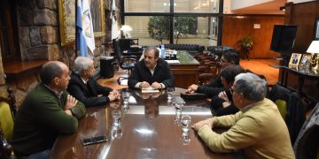 El vicegobernador Alberto Bernis recibió a dirigentes de la Cámara del Tabaco