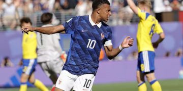 Con dos golazos de Mbappé, Francia aplastó a Suecia y jugará con Paraguay en octavos del Mundial 2026