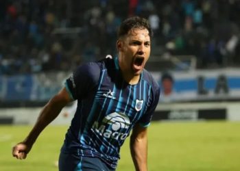 El Lobo rugió y dio vuelta el partido ante San Martín (SJ) con un doblete de Bianchi