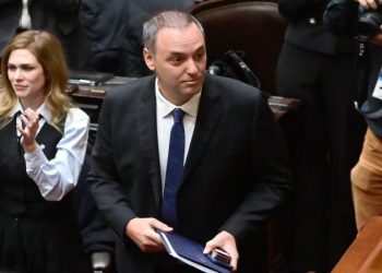 El PRO exigió la presentación de Adorni en el Congreso y reclamó: “Podría resolver esta situación renunciando”
