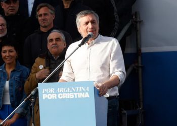 Fuerte mensaje de Máximo Kirchner en el banderazo por CFK: “Los que hablan de unidad ni siquiera son capaces de ir a verla”
