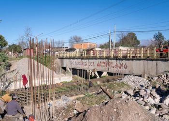 Avanzan las obras del nuevo puente sobre avenida Snopek en Alto Comedero