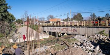 Avanzan las obras del nuevo puente sobre avenida Snopek en Alto Comedero