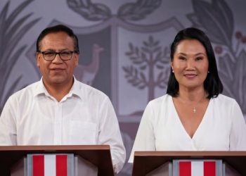 Histórica definición electoral en Perú: con el 95,352% de los votos escrutados, Roberto Sánchez supera a Keiko Fujimori