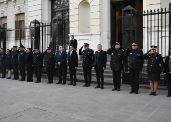 Sadir acompañó el izamiento de la Bandera por el 181° aniversario de la Policía de Jujuy
