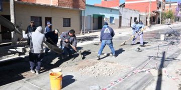 El programa de Obras Mixtas sumó una nueva cuadra de pavimento en barrio General Arias