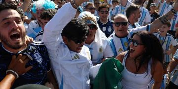 Atlanta despliega un fuerte operativo de seguridad mientras los hinchas argentinos organizan un banderazo y una caravana