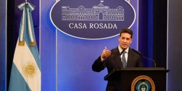 Ravier negó críticas a Messi y defendió a la Selección por la bandera de Malvinas